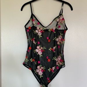 PRETTY LITTLE THING | Missguided bodysuit